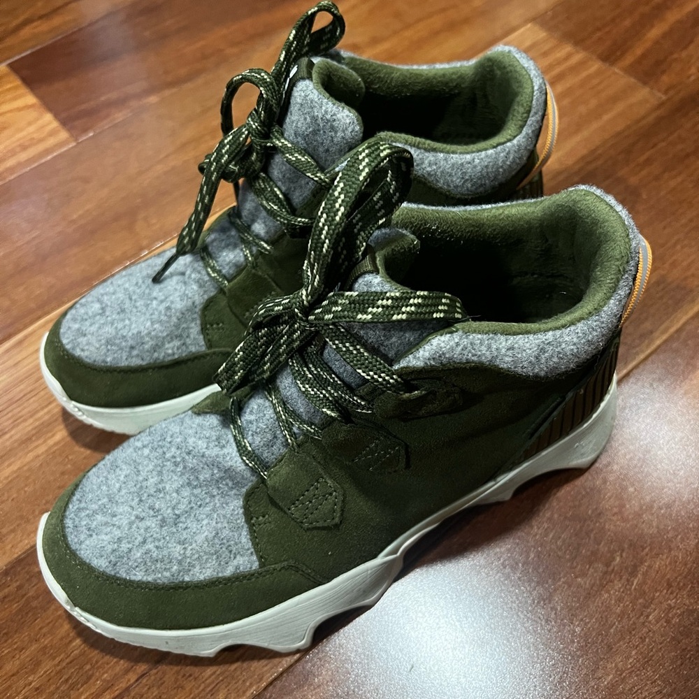 Sorel Olive Green and Gray Women's Ankle Booties